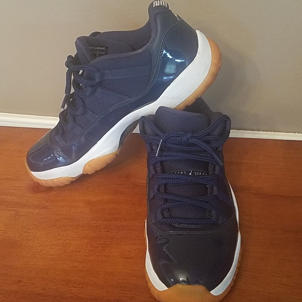 Jordan retro 11 lows